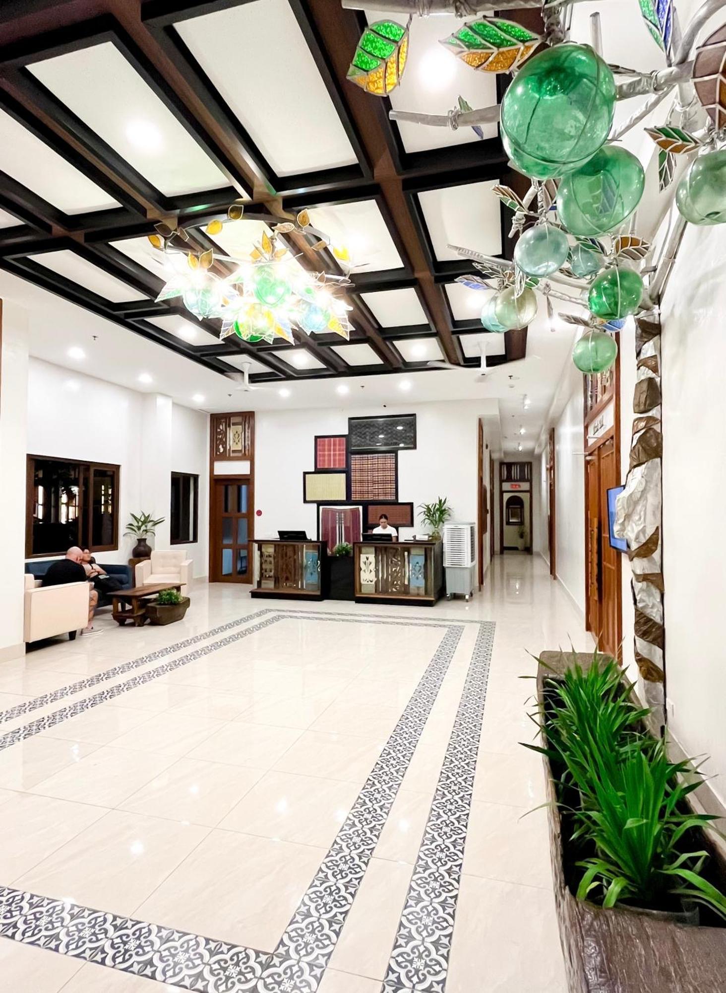 Nature's Village Resort Bacolod Extérieur photo