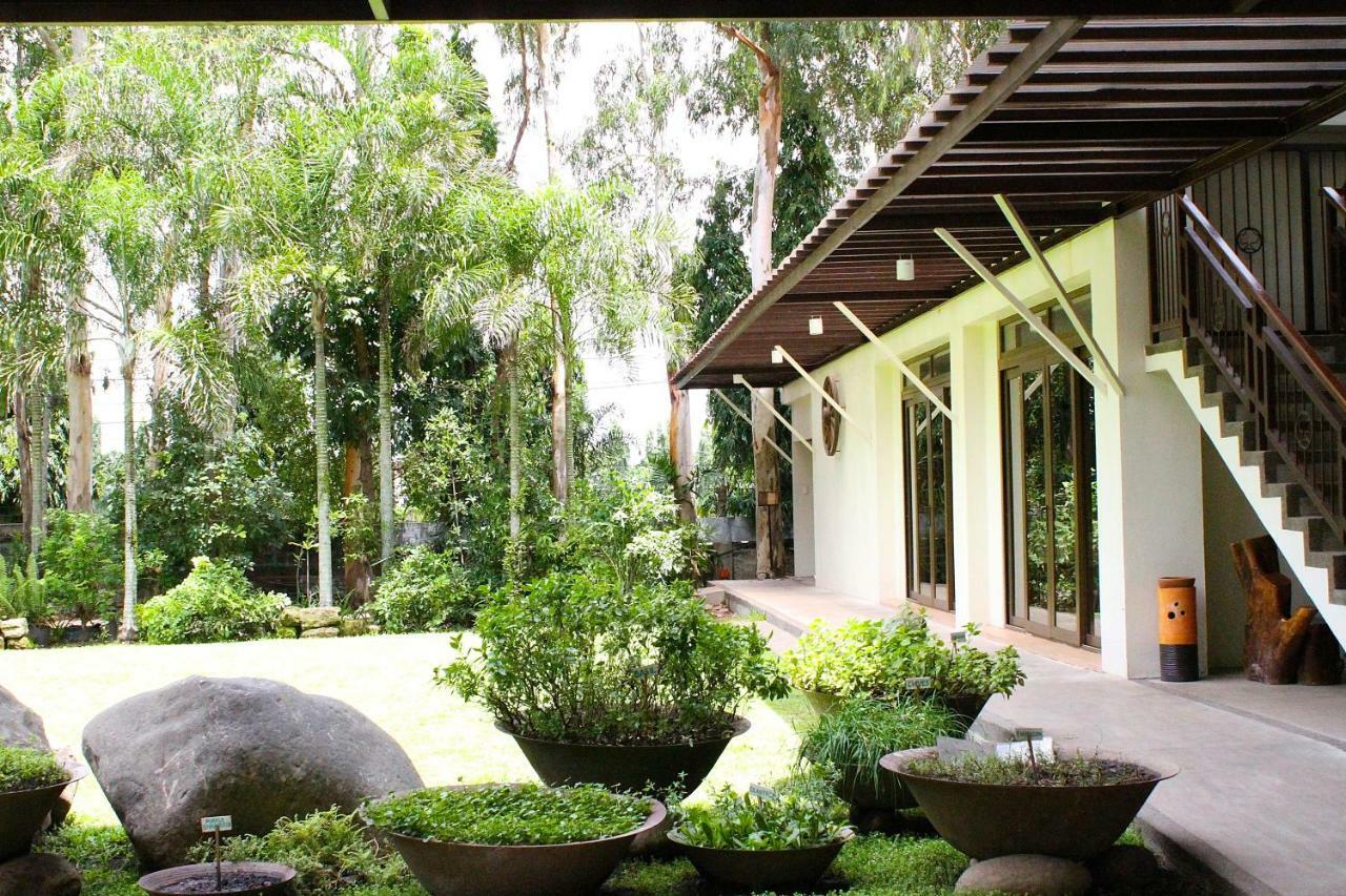 Nature's Village Resort Bacolod Extérieur photo